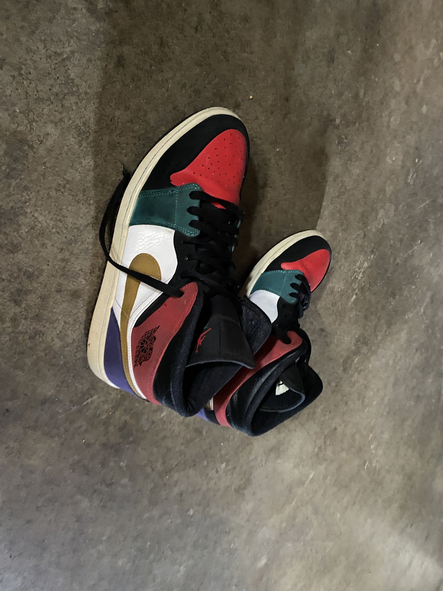 AIR JORDAN 1s
