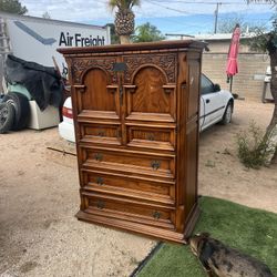 Covered / Clothes Stand