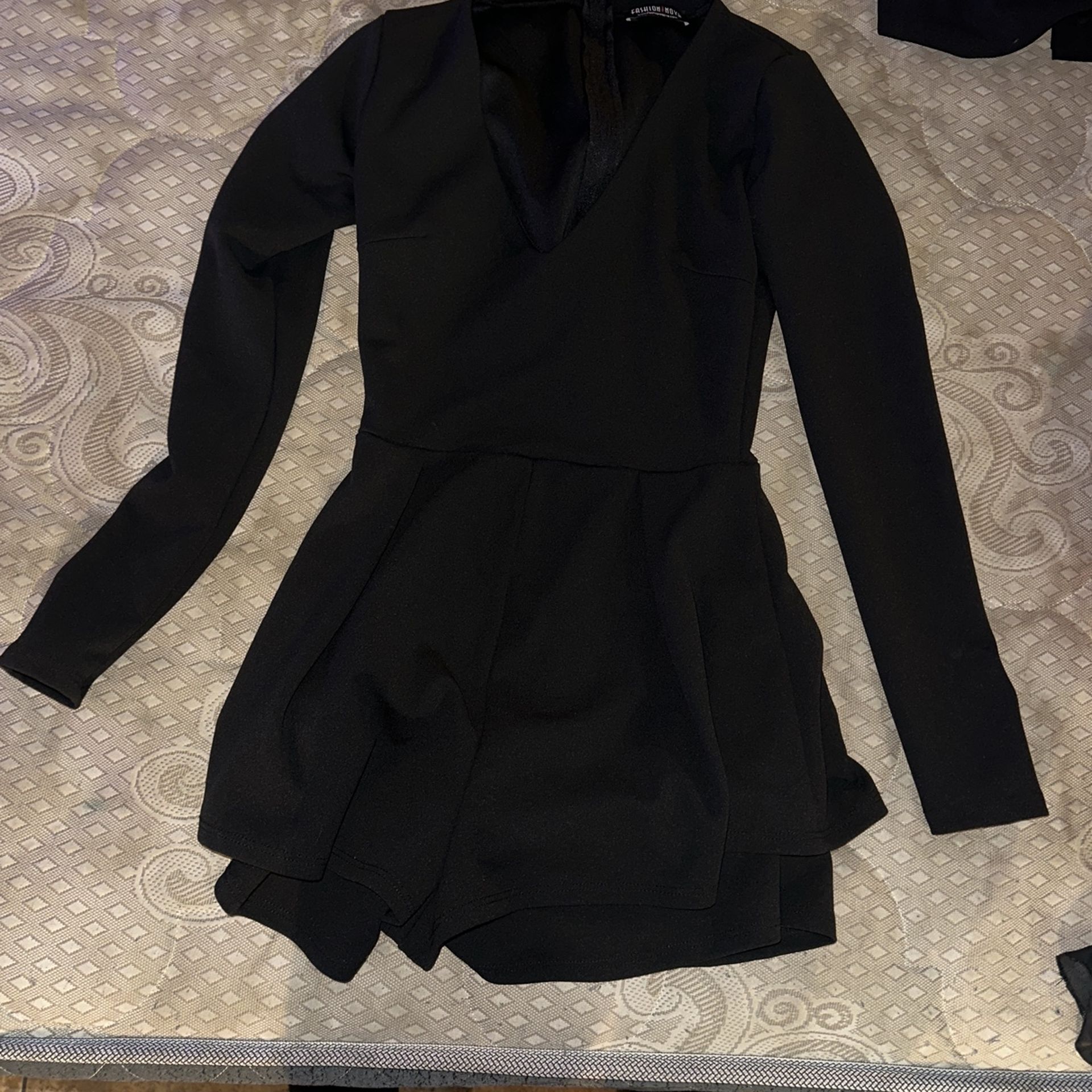 Body Short Suit. Black