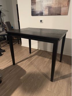 Black Dining Table / Kitchen Table – Modern – Great Condition $120 OBO