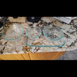 Vintage Pyrex Bowls And Baking Dish