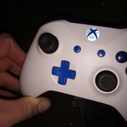 Microsoft Xbox One  Wireless Controller 