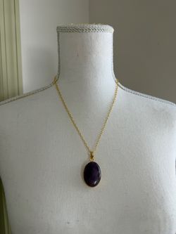 Vintage Gold-Tone Chain Necklace with Oval Purple Stone Pendant