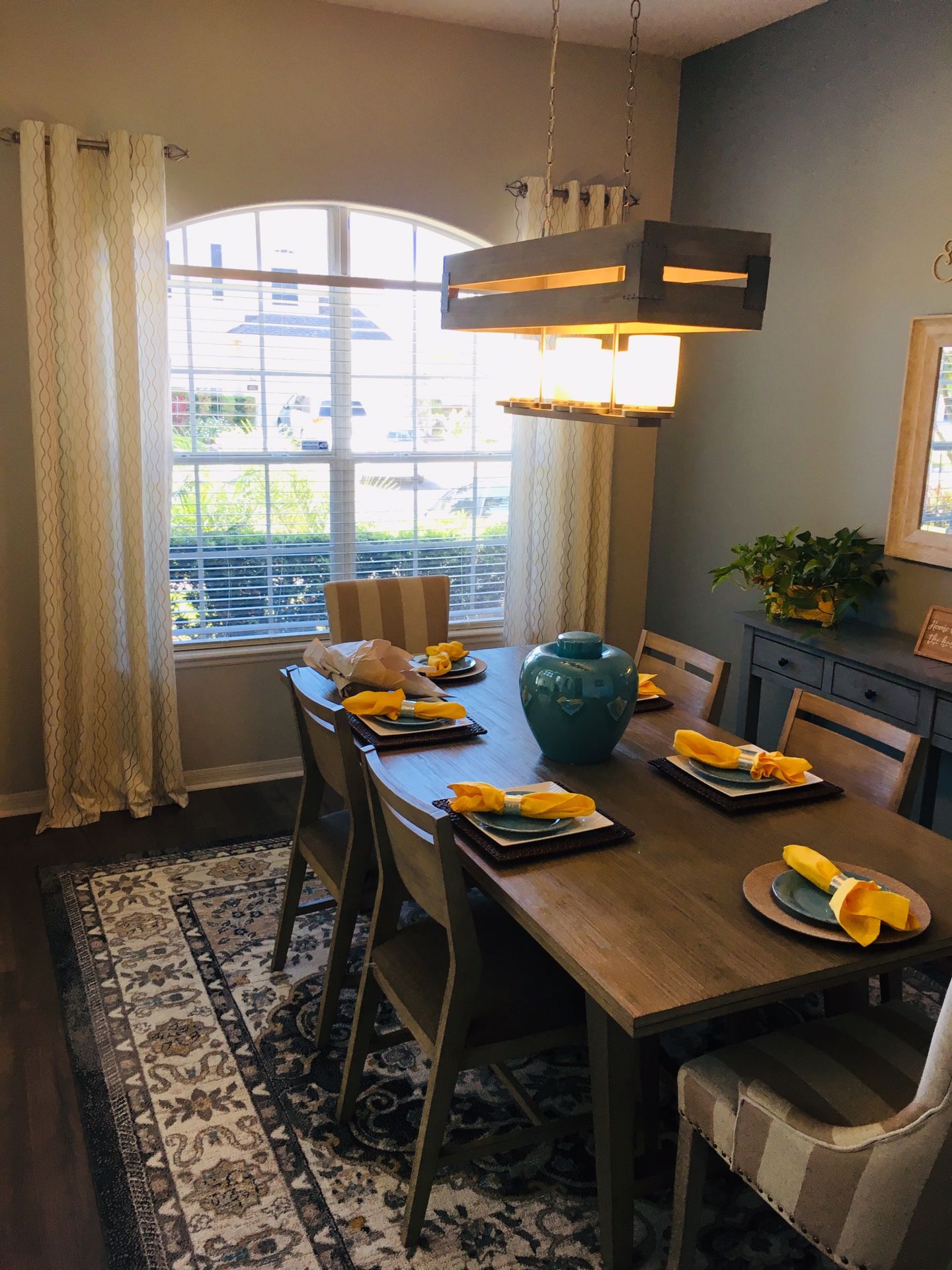 Ackwood chandelier