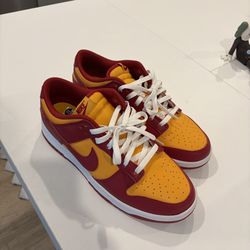 USC dunks
