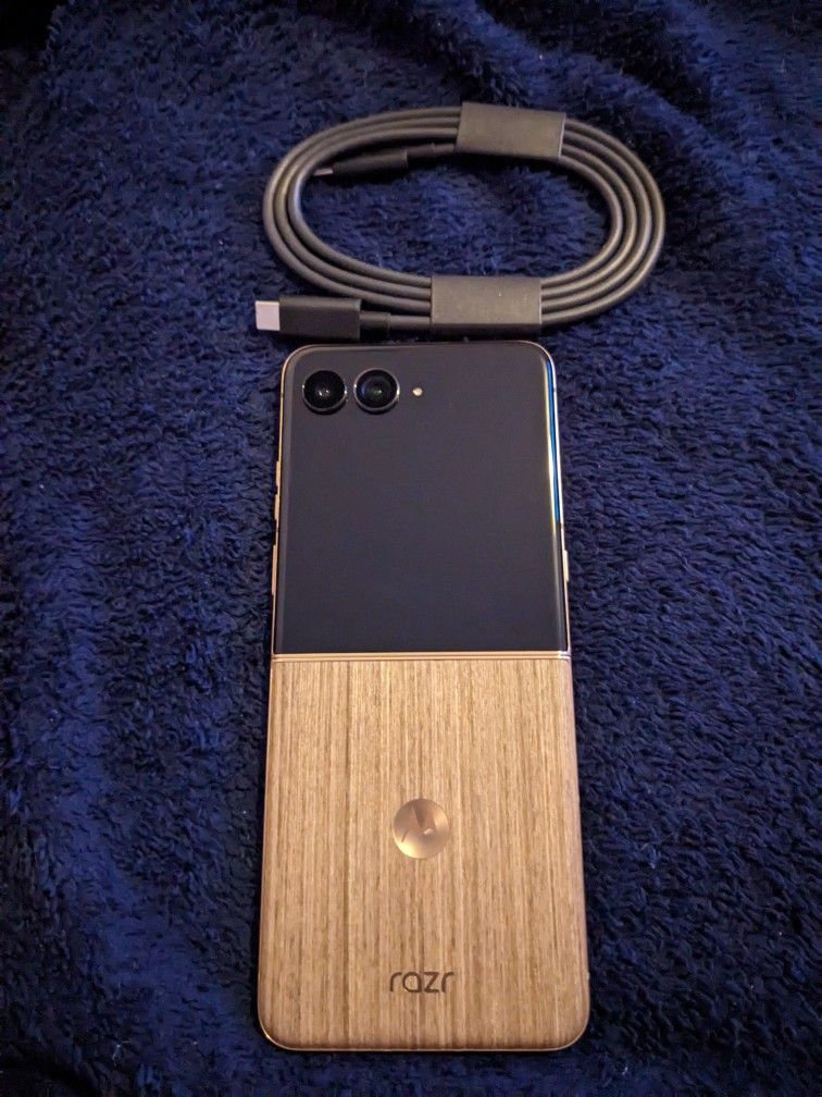 Motorola RazR Ultra 512gb Unlocked 2025