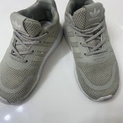 Adidas Toddler Sz 8 