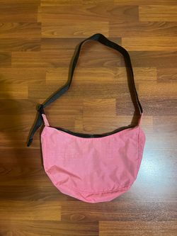 Baggu medium crescent in pink, Rare!