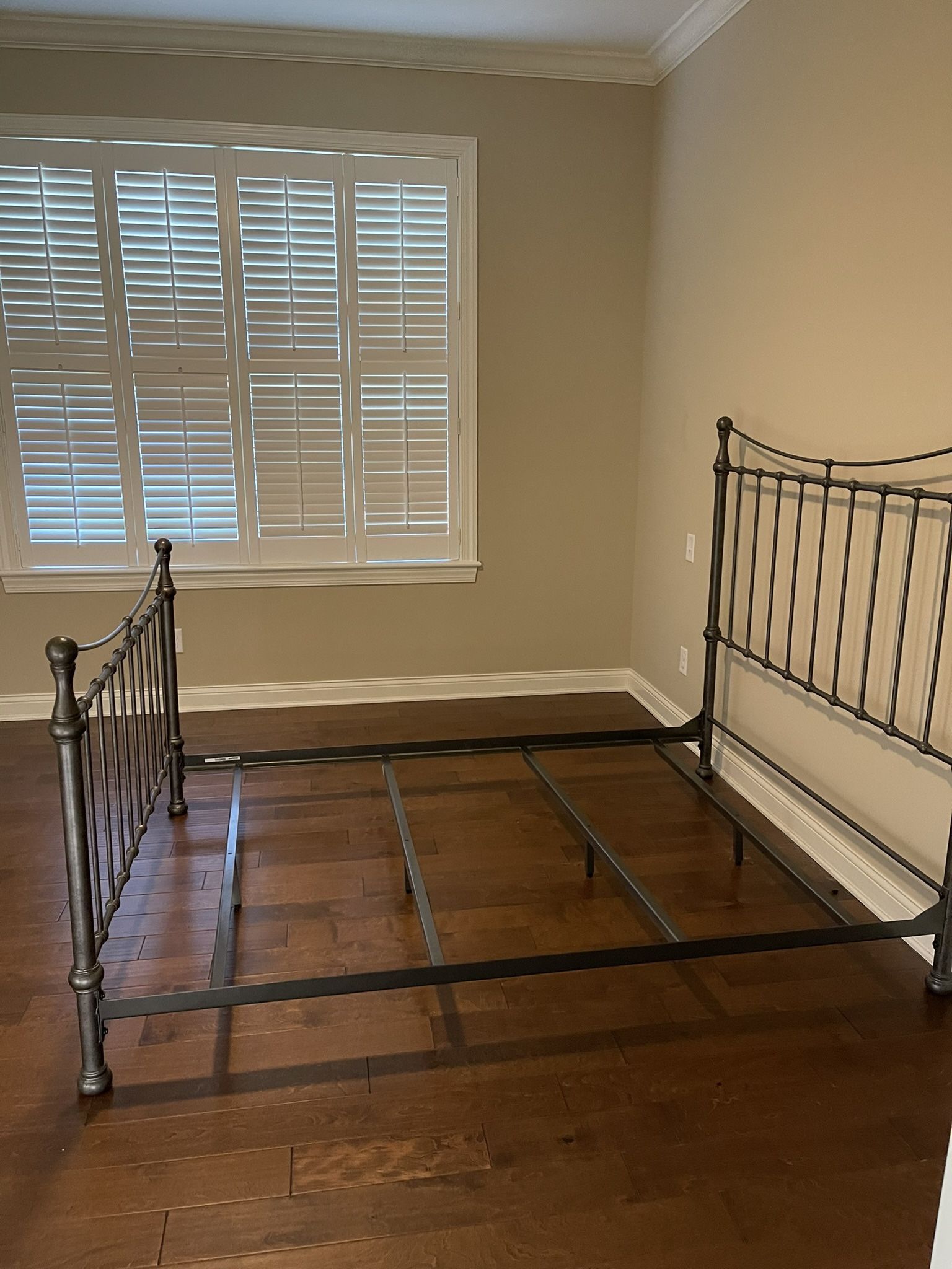 Ethan Allan Metal Queen Bed frame 