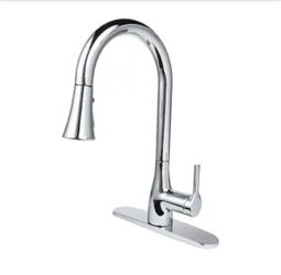 Classic Series Single-Handle Standard Kitchen Faucet in Chrome