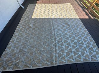 West Elm 8x10 Shimmer" Jute & Metallic Rug - Ivory / Silver like new