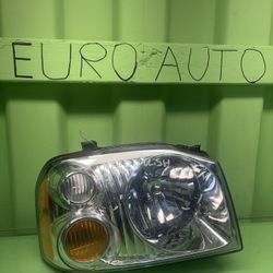 2001 2002 2003 2004 Nissan Frontier Right Passenger Side Headlight OEM