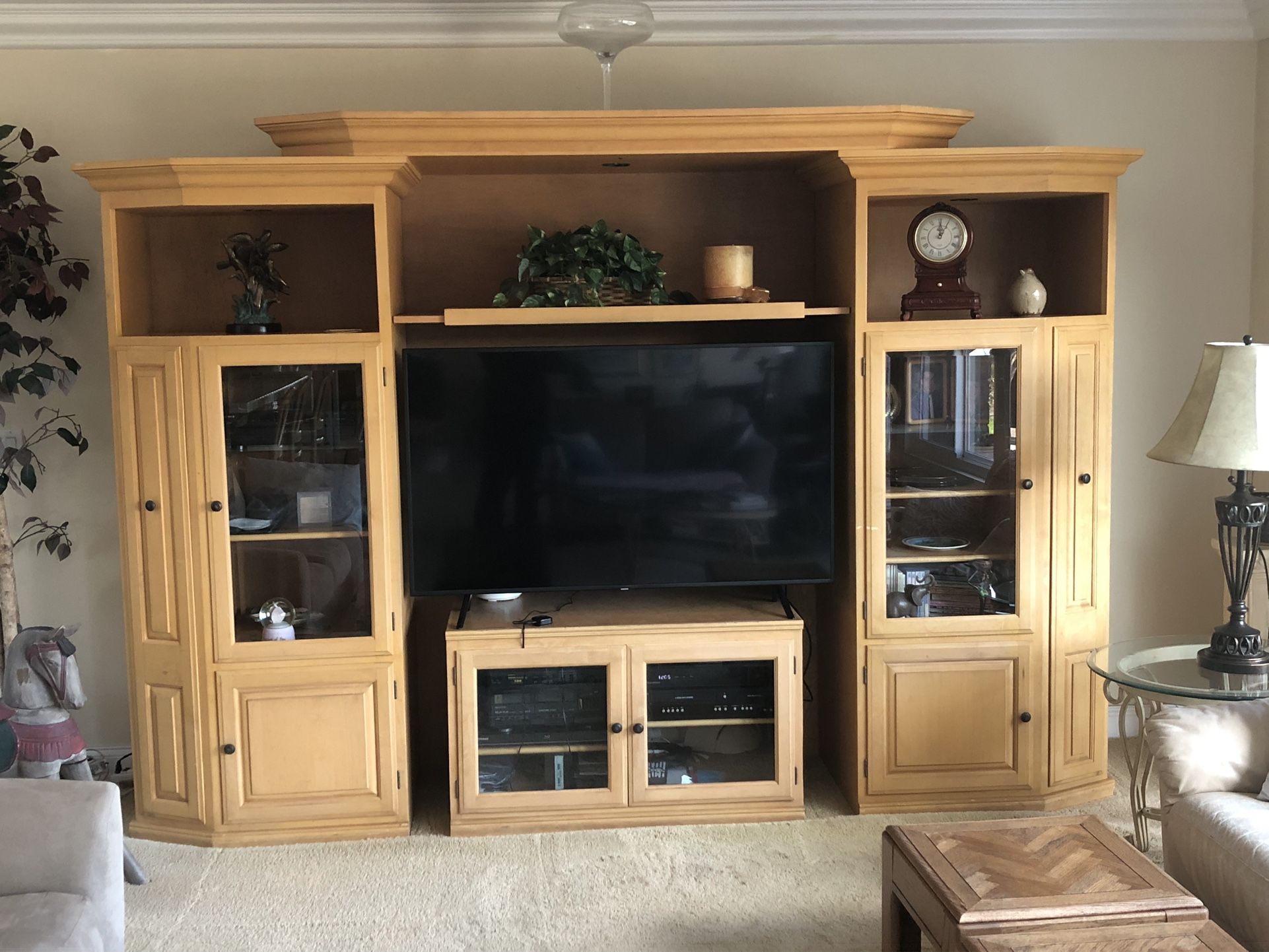 Large Wall Unit