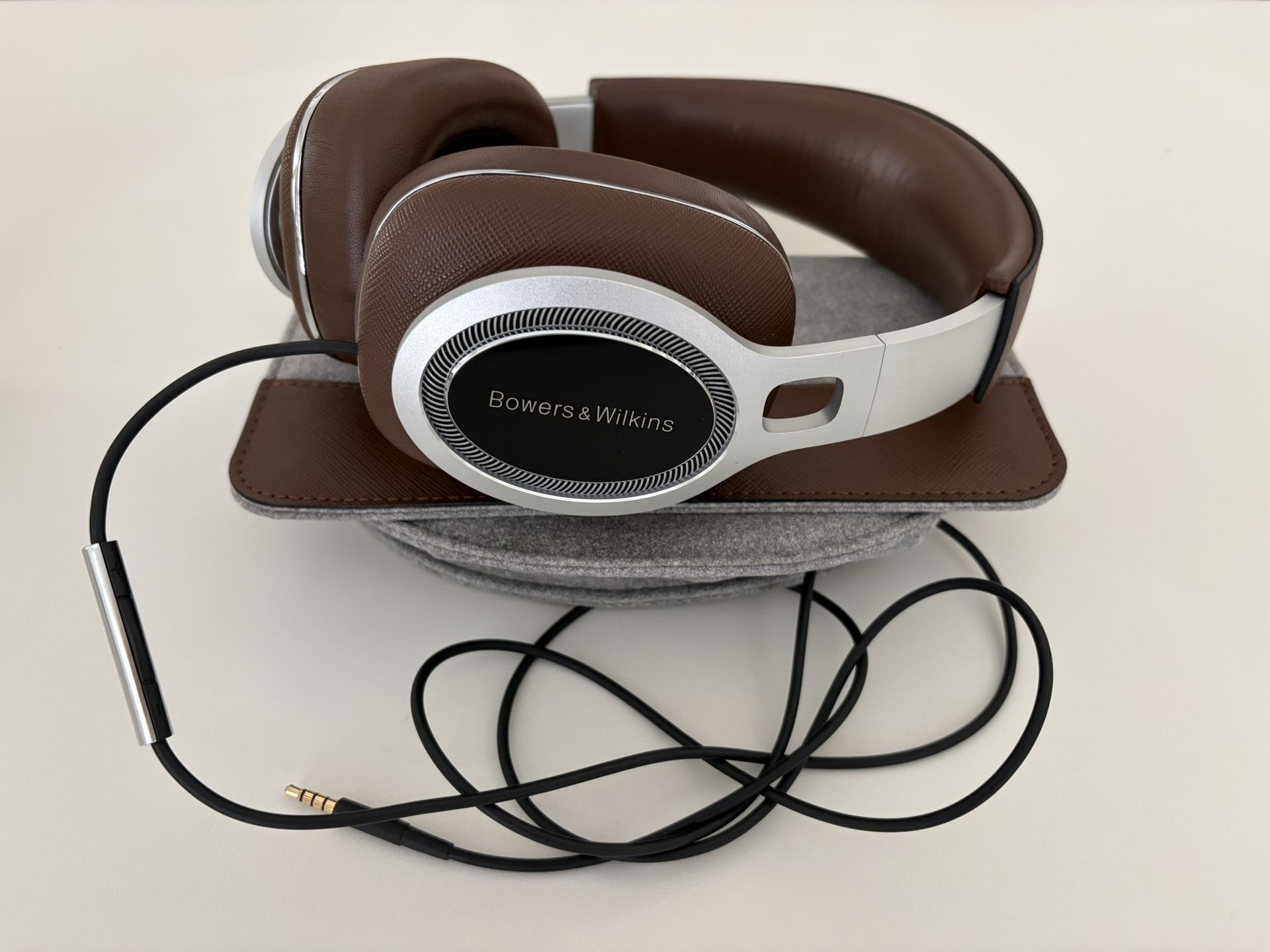 Bowers & Wilkins P9 Signature Headphones