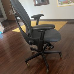 Steel case leap v1 (office/gaming chair)