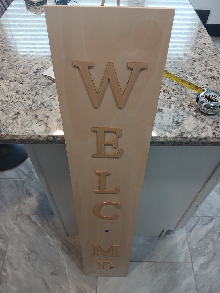 WELCOME SIGN WITH INTERCHANGEABLE ICONS