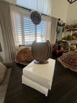 10- wood picture holders