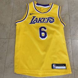 Yellow n Purple Lakers Jersey : Size Medium