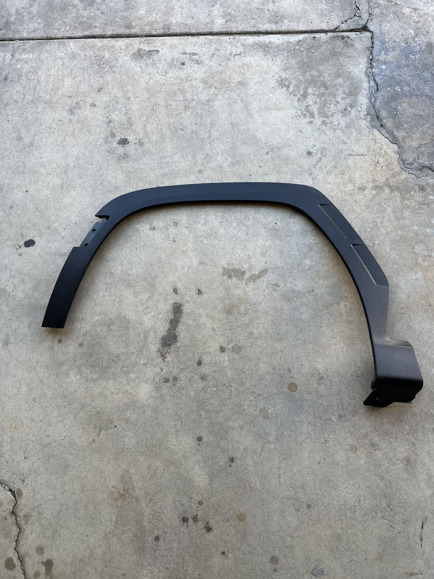 2022 - 2025 HYUNDAI TUCSON FRONT LEFT SIDE FENDER WHEEL ARCH FLARE MOLDING OEM