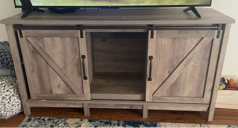 Entertainment center