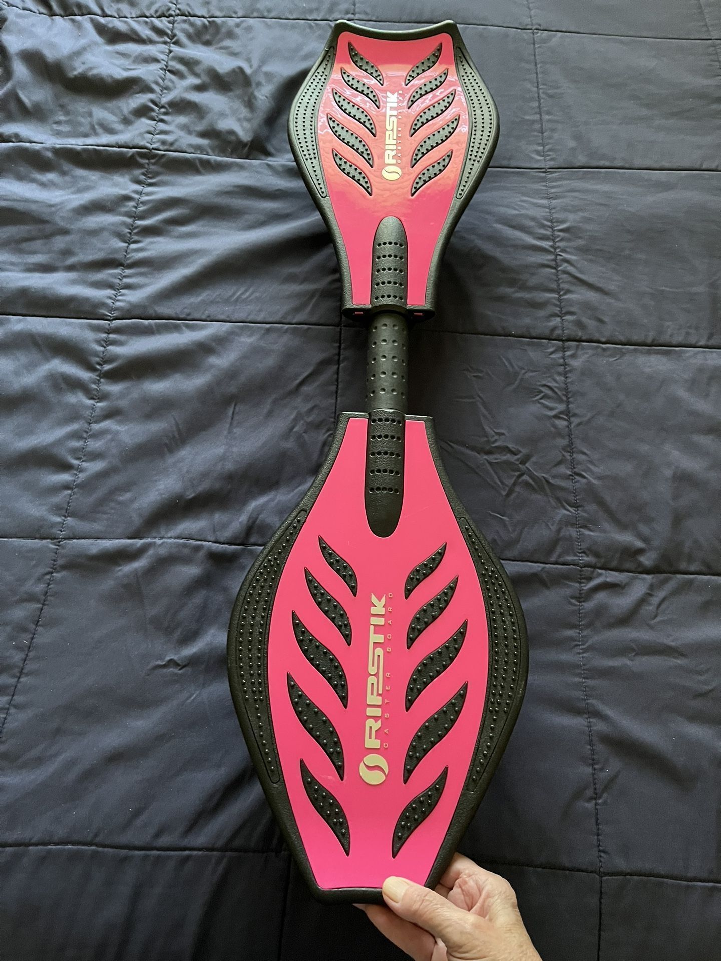 It’s Very Nice skateboard It’s barely used.