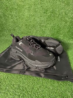 Triple s Balenci men’s shoes size 10 & 10.5
