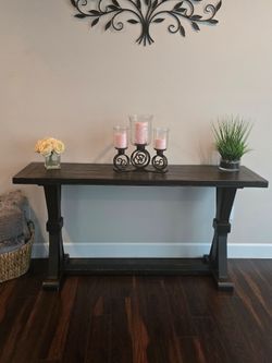 2 End Tables & 1 Couch table