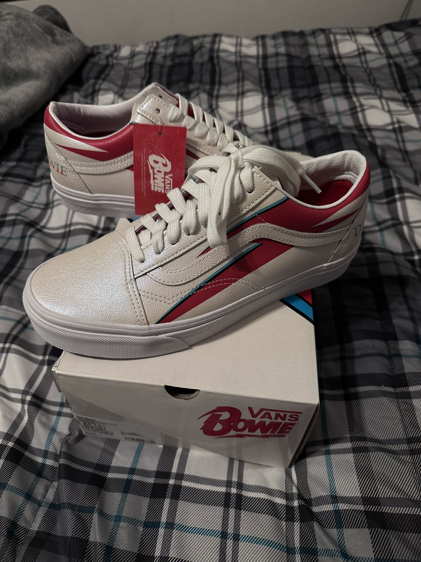 Davis Bowie Vans 