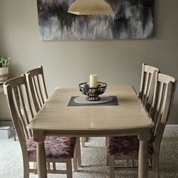 Dining Room Table w 18" Extension