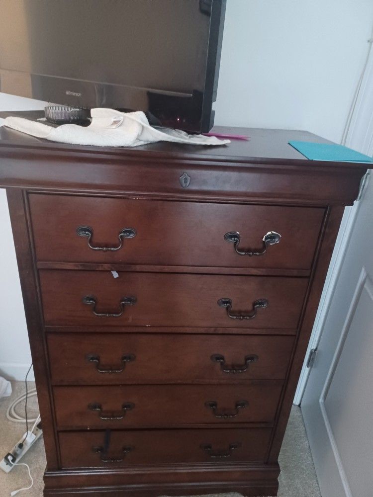 Bedroom Furniture Chest