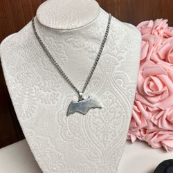 DC Comics Batman Symbol Silver tone Pendant Necklace