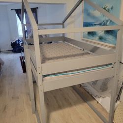 Bunk Ben. Twin House Bed1