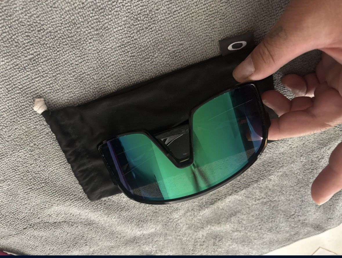 Oakley Sunglass