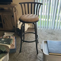 Bar Stool - Seat Swivels