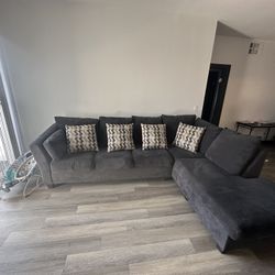 Virgo Charcoal 119'' 2 Piece Right Arm Facing Sectional