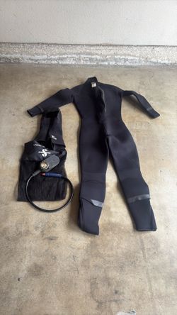 Women's wetsuit (size 10 - 7mm)
