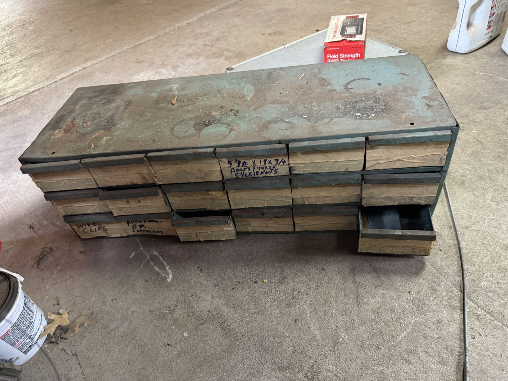 Metal Screw Box