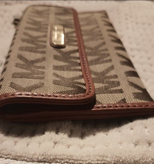 MICHAEL KORS LIGHTWEIGHT WALLET