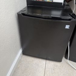 Kenmore Mini Fridge 