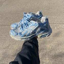 Balenciaga Runner 