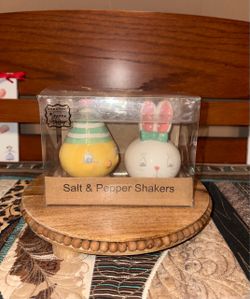 Johanna Parker Easter Salt/Pepper Set