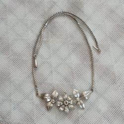 Vtg Krementz Silver Tone Clear Rhinestone Flower Leaves Necklace  Beautiful 