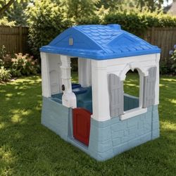 Step 2 Neat And Tidy Cottage Playhouse 
