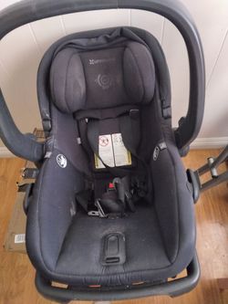 Infant car seat ( Uppababy)
