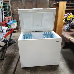 KENMORE 7  CUBIC FOOT FREEZER