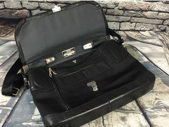 Tumi - Formula T Coupe Slim Briefcase for Sale in Queens, NY - OfferUp