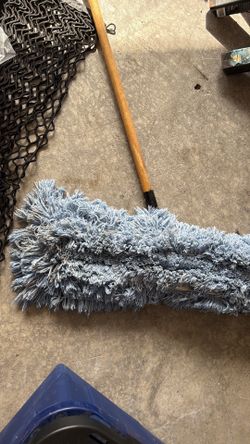 Push broom