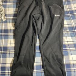 L Nike sweatpants
