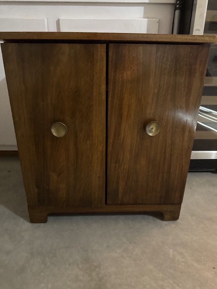 End table/ cabinet