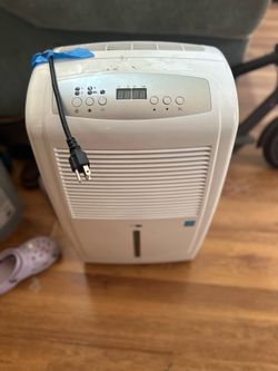 Dehumidifier  70 pin  brand  whynter